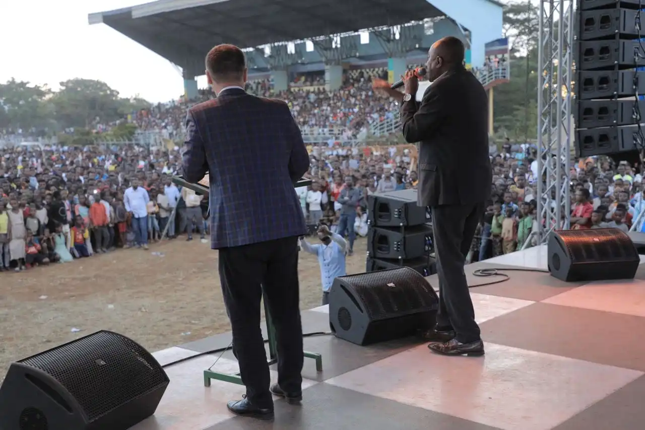 100 000 человек пришли на крусейд миссии “Христос есть ответ” в Эфиопии