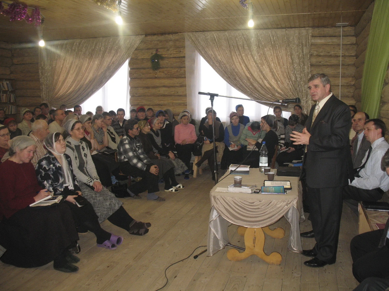 “Маємо пам’ятати – Церква, яка сама в собі й для себе, поступово мертвіє”, – почесний директор місії “Голос надії” Микола Синюк